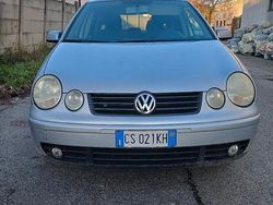 Grigio Usata 2004 VW Polo Tre volumi | 2000 € (Buon prezzo)