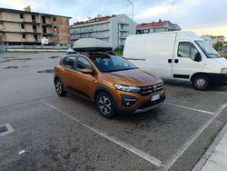 Bronzo Usata 2022 Dacia Sandero Comfort Tre volumi | 13.200 € (Buon prezzo)