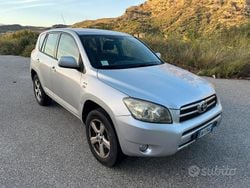 Grigio Usata 2008 Toyota RAV4 Tre volumi | 5000 € (Buon prezzo)