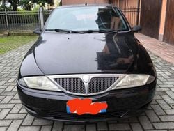 Nero Usata 2003 Lancia 2000 Tre volumi | 2000 €