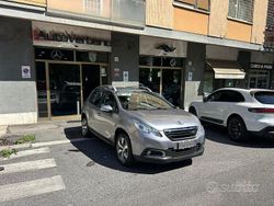Grigio metallizzato Usata 2016 Peugeot 2008 Active SUV | 8970 € (Buon prezzo)