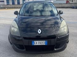 Nero Usata 2010 Renault Scénic III Monovolume | 2300 € (Buon prezzo)