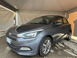 Grigio Usata 2015 Hyundai i20 Style Tre volumi | 6499 € (Buon prezzo)