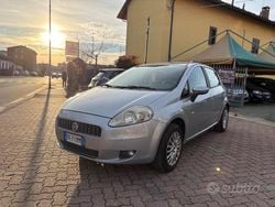 Grigio Usata 2009 Fiat Grande Punto Due volumi | 2900 € (Buon prezzo)
