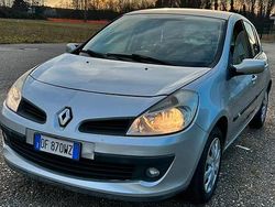 Grigio Usata 2007 Renault Clio III Due volumi | 3000 €