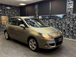 Bronzo Usata 2011 Renault Scénic III Dynamique Monovolume | 4900 € (Buon prezzo)