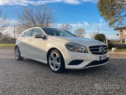 Bianco Usata 2013 Mercedes A180 Tre volumi | 8200 € (Cara)