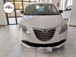 Bianco Usata 2015 Lancia Ypsilon Gold Due volumi | 8490 € (Buon prezzo)