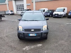 Argento Usata 2005 Ford Fusion Collection Monovolume | 2100 € (Buon prezzo)