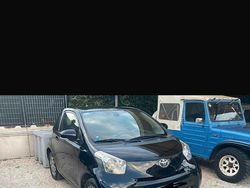Nero Usata 2009 Toyota iQ Due volumi | 6500 €