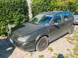 Usata 1998 VW Golf IV | 800 €