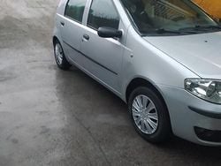 Grigio Usata 2007 Fiat Punto Due volumi | 2000 € (Buon prezzo)