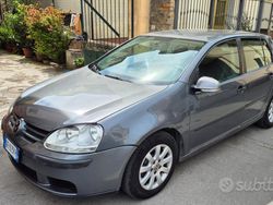 Grigio Usata 2007 VW Golf V Due volumi | 3000 € (Ottimo prezzo)