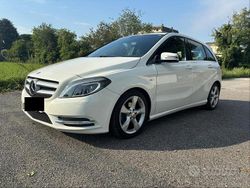 Bianco Usata 2012 Mercedes 180 Tre volumi | 6000 €