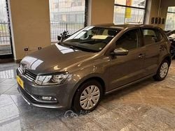 Grigio Usata 2014 VW Polo Comfortline Tre volumi | 7500 € (Buon prezzo)