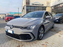 Grigio Usata 2022 VW Golf VIII R-line Tre volumi | 25.900 € (Buon prezzo)