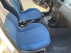Bianco Usata 2004 Fiat Punto Due volumi | 1900 € (Buon prezzo)