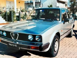 Argento Usata 1980 Alfa Romeo Alfetta Tre volumi | 8000 €