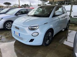 Blu/azzurro Usata 2020 Fiat 500e Icon Due volumi | 12.999 € (Buon prezzo)