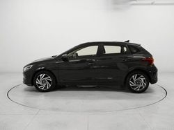 Colore grigio Usata 2024 Hyundai i20 Due volumi | 17.700 € (Buon prezzo)