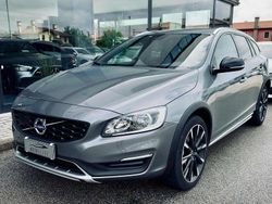 Antracite Usata 2016 Volvo V60 CC Momentum Station wagon | 13.900 € (Buon prezzo)
