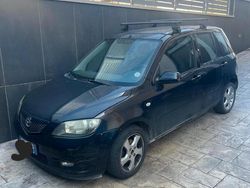 Nero Usata 2004 Mazda 2 Tre volumi | 1000 € (Ottimo prezzo)