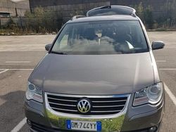 Grigio Usata 2007 VW Touran Monovolume | 4200 € (Buon prezzo)