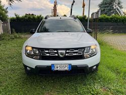 Bianco Usata 2014 Dacia Duster Lauréate SUV | 4600 € (Ottimo prezzo)