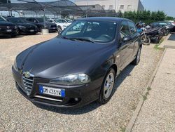 Grigio Usata 2006 Alfa Romeo 147 Distinctive Due volumi | 1450 € (Ottimo prezzo)