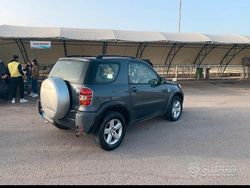 Grigio Usata 2004 Toyota RAV4 SUV | 2999 €