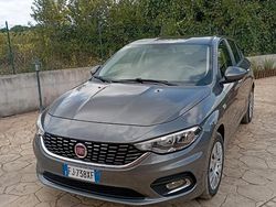 Grigio Usata 2017 Fiat Tipo Easy Tre volumi | 7500 € (Buon prezzo)
