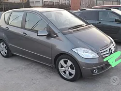 Grigio Usata 2011 Mercedes A160 Avantgarde Tre volumi | 3200 € (Super prezzo)
