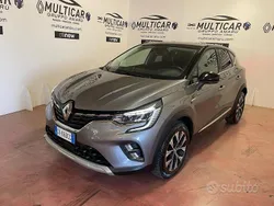 Grigio Usata 2024 Renault Captur Techno SUV | 19.450 € (Buon prezzo)