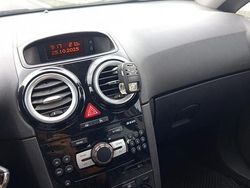 Bianco Usata 2010 Opel Corsa Due volumi | 1300 €