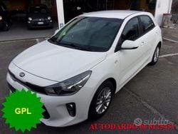 Bianco Usata 2018 Kia Rio Tre volumi | 7600 € (Ottimo prezzo)