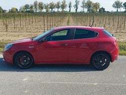 Rosso Usata 2015 Alfa Romeo Giulietta Quadrifoglio Verde Due volumi | 9800 €