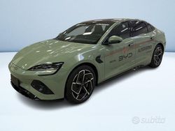 Verde Nuova 2025 BYD Seal Tre volumi | 50.440 € (Molto cara)