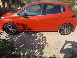 Usata 2016 Peugeot 208 Allure Due volumi | 8900 € (Ottimo prezzo)