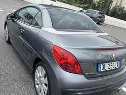 Usata 2007 Peugeot 207 CC Cabrio | 2500 € (Buon prezzo)