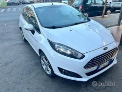 Usata 2013 Ford Fiesta Tre volumi | 5000 € (Ottimo prezzo)