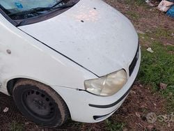 Bianco Usata 2005 Fiat Punto Tre volumi | 500 €
