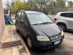 Nero Usata 2007 Fiat Idea Monovolume | 2390 € (Buon prezzo)