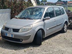 Grigio Usata 2005 Renault Grand Scénic II Monovolume | 800 €