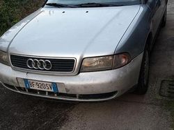 Grigio Usata 1999 Audi A4 Station wagon | 950 €