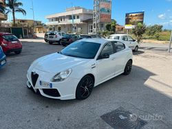 Bianco Usata 2011 Alfa Romeo Giulietta Tre volumi | 8000 € (Molto cara)