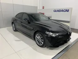 Nero Usata 2022 Alfa Romeo Giulia Sprint Sprint Coupé | 34.900 € (Buon prezzo)