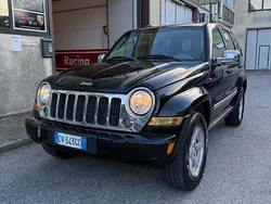 Nero Usata 2005 Jeep Cherokee Limited SUV | 4900 € (Buon prezzo)