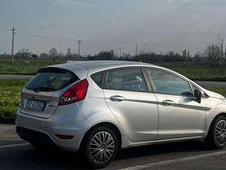 Usata 2011 Ford Fiesta Ambiente Due volumi | 4000 € (Buon prezzo)