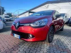 Rosso Usata 2016 Renault Clio IV Life Tre volumi | 6990 € (Buon prezzo)