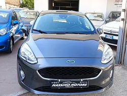 Grigio Usata 2018 Ford Fiesta Due volumi | 7490 € (Buon prezzo)